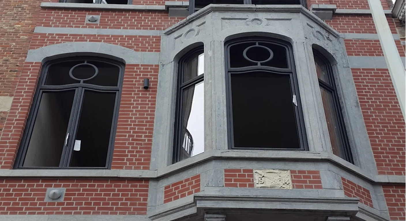 Aluminium raam voor renovatie geklasseerde gebouwen
